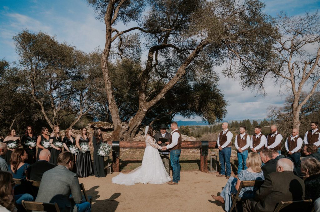 black oak vineyards wedding